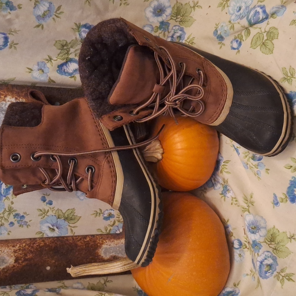 Vintage Hand Crafted Sorel Duck Boot With Sm Heel. - Picture 2 of 3